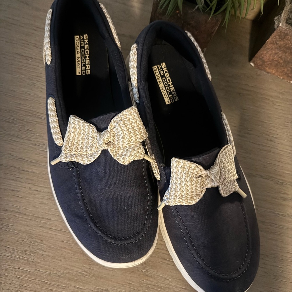 Skechers Women's Navy Flats with Cream Bow
